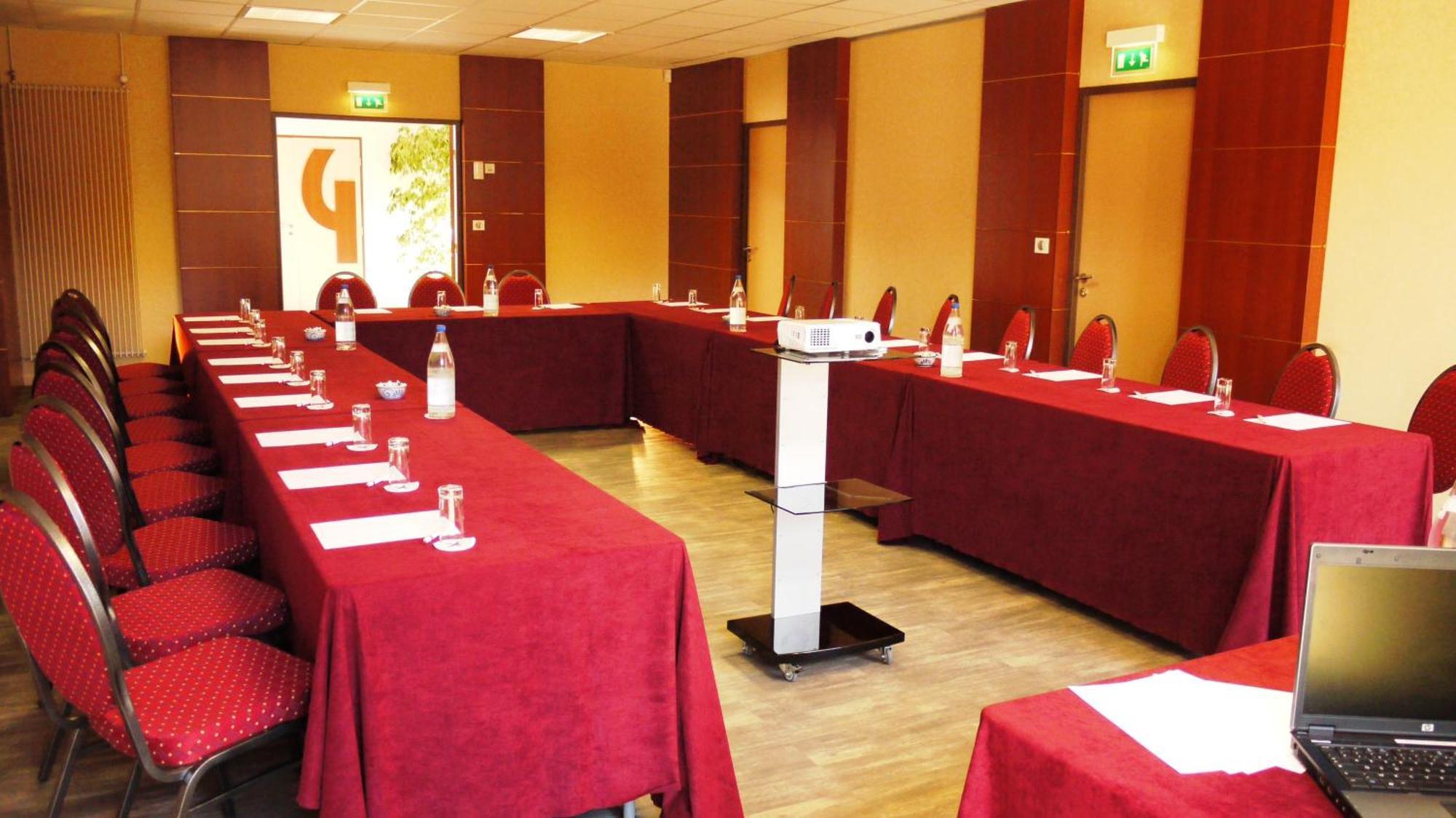 The Originals City, Hotel Ascotel, Lille Est Grand Stade Villeneuve-d'Ascq Bagian luar foto