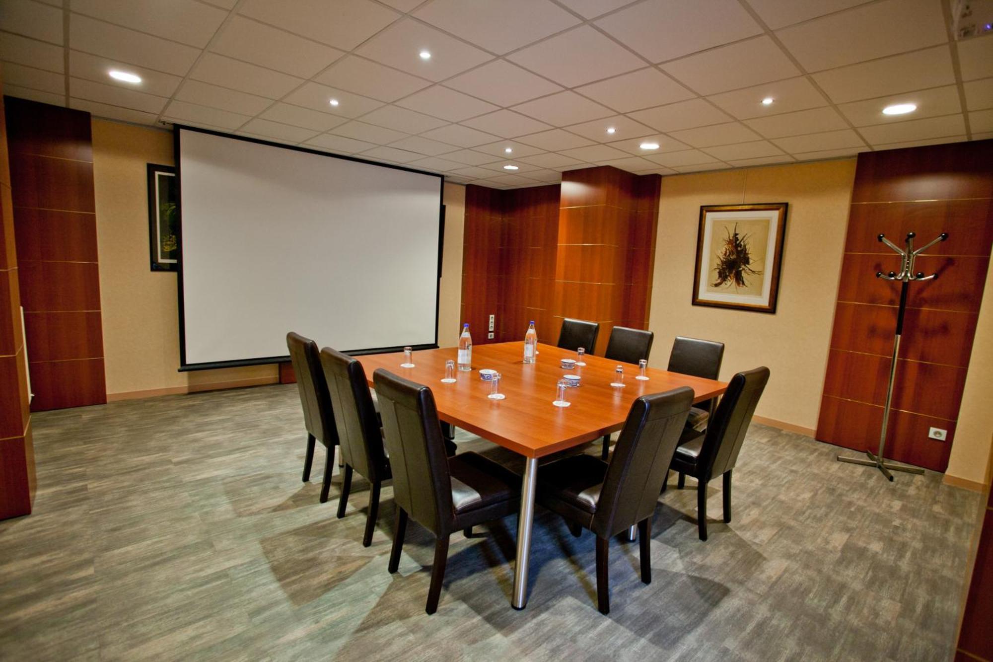 The Originals City, Hotel Ascotel, Lille Est Grand Stade Villeneuve-d'Ascq Bagian luar foto